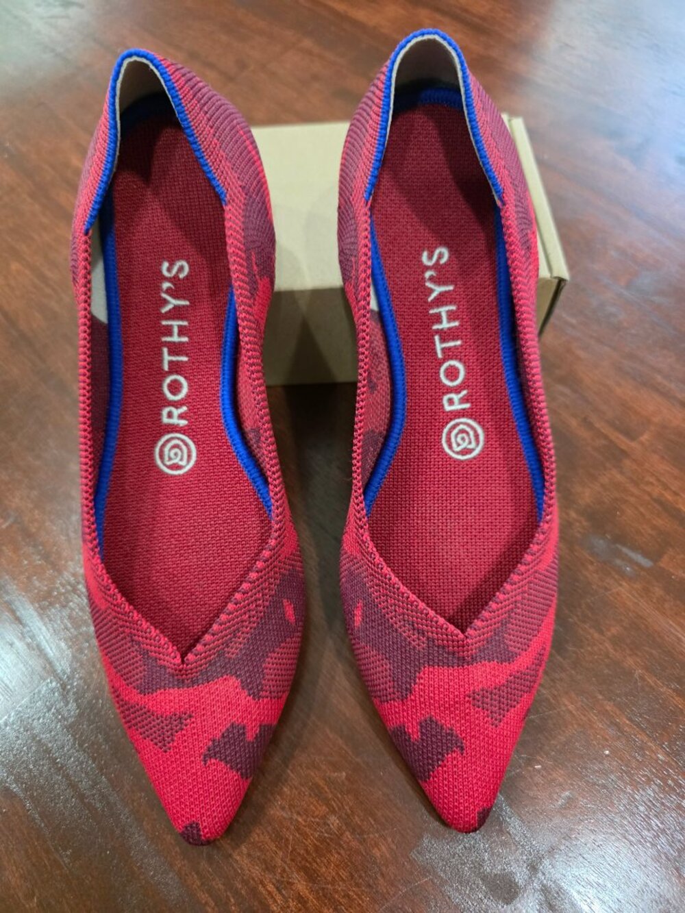 Pre owned Rothy's Women's Red Camo Point Flats Size 8